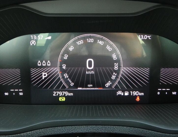 Škoda Karoq SUV / Terénní 1,5 l 110 kw