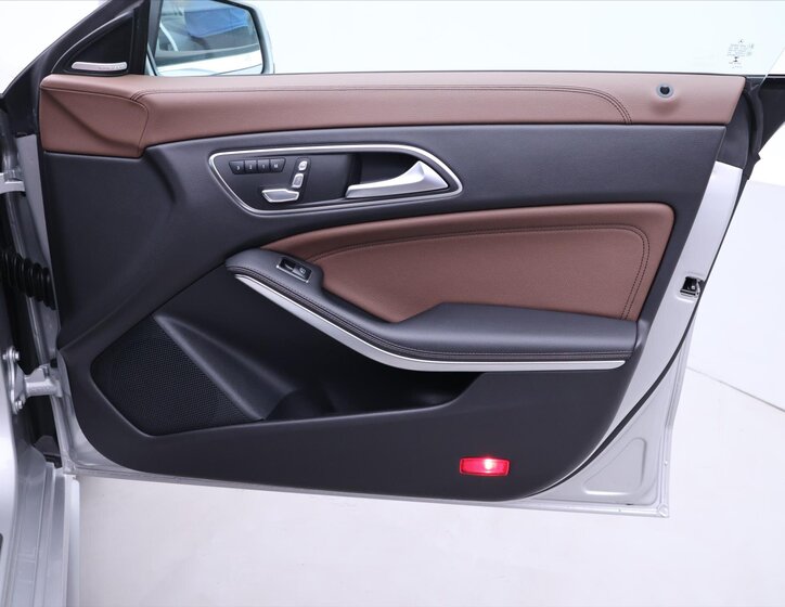 Mercedes-Benz CLA Sedan / Limuzína 2,0 l 280 kw