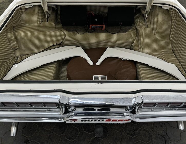 Ford Thunderbird Kupé 6,4 l 224 kw