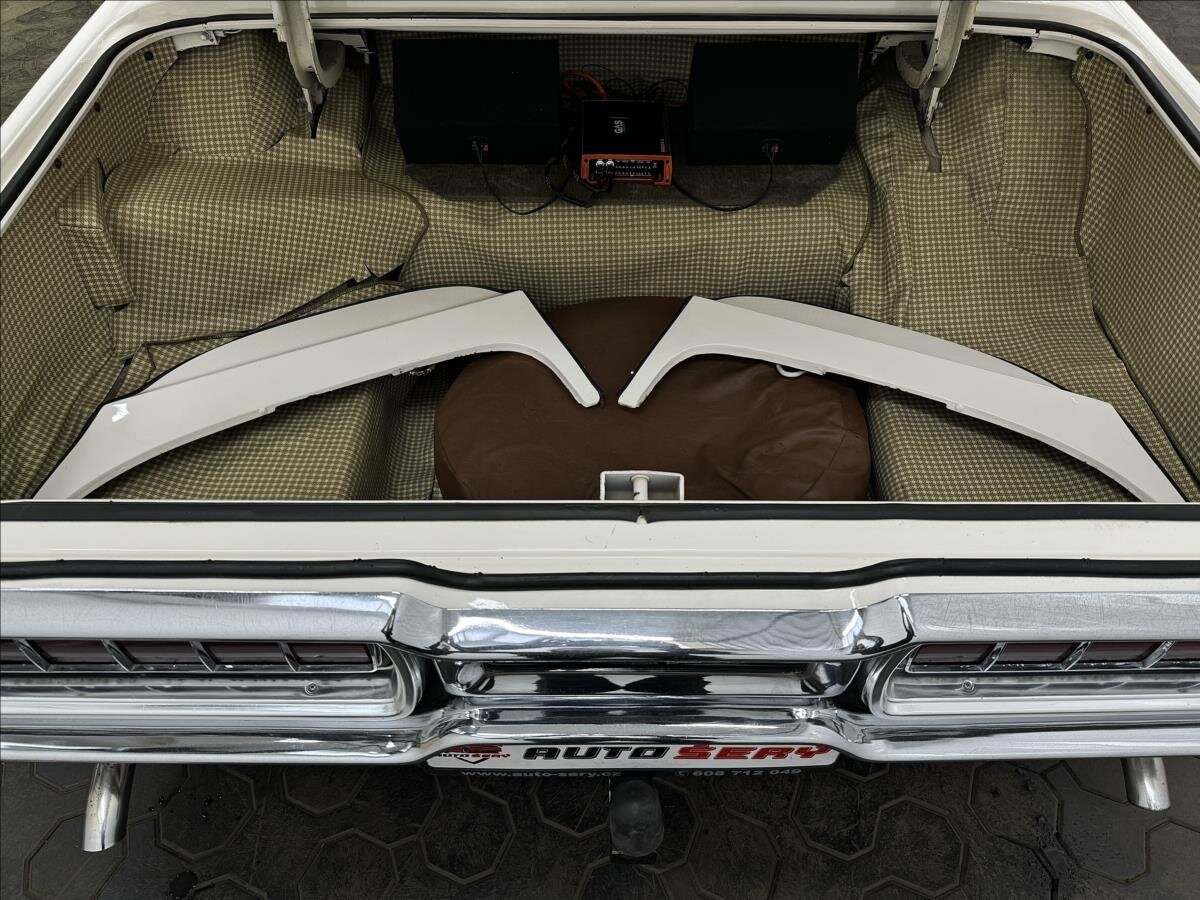 Ford Thunderbird Kupé 6,4 l 224 kw