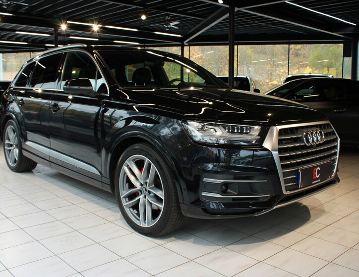 Audi Q7 1