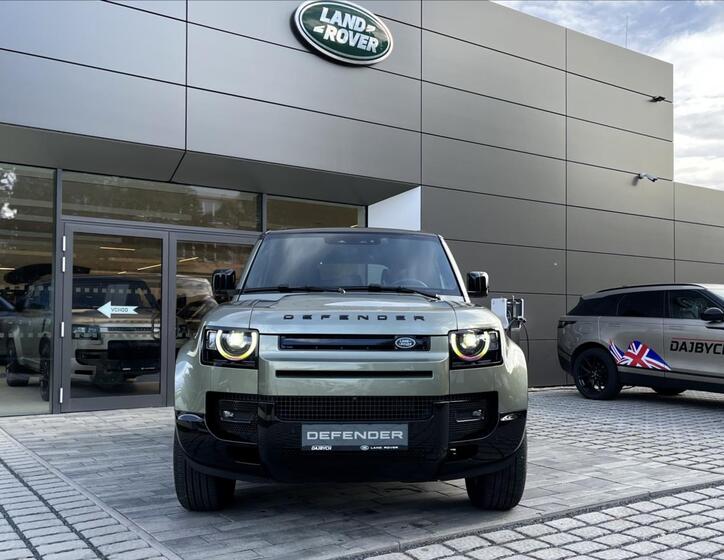 Land Rover Defender 14