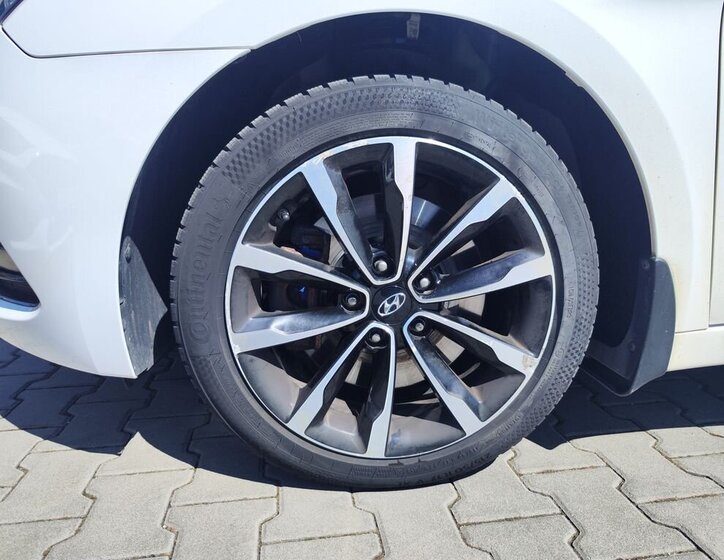 Hyundai i40 Kombi 1,6 l 100 kw