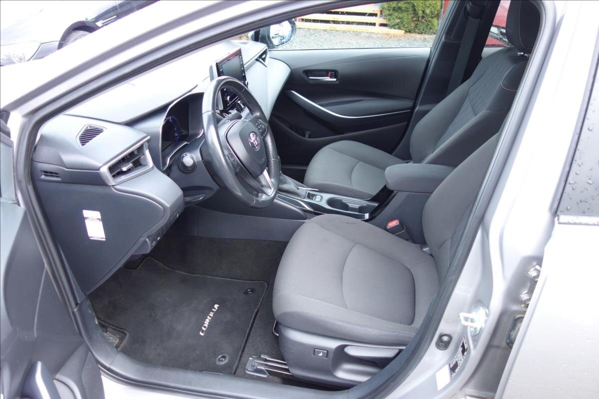 Toyota Corolla Sedan / Limuzína 1,6 l 97 kw