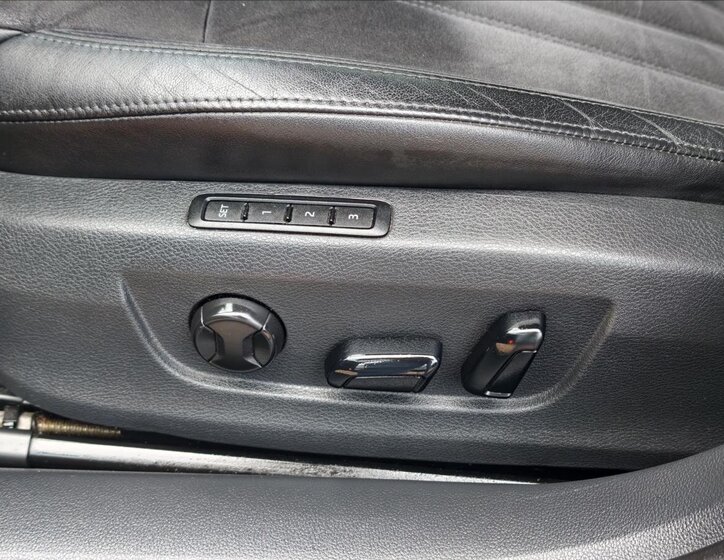 Škoda Superb Liftback 2,0 l 140 kw