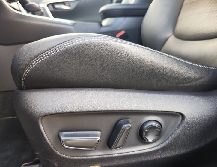 Toyota RAV4 SUV / Terénní 2,5 l 163 kw