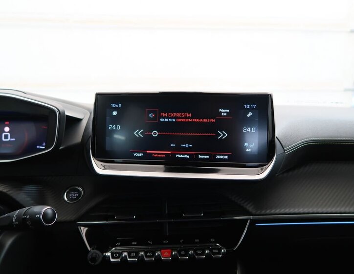 Peugeot 2008 SUV 1,2 l 96 kw