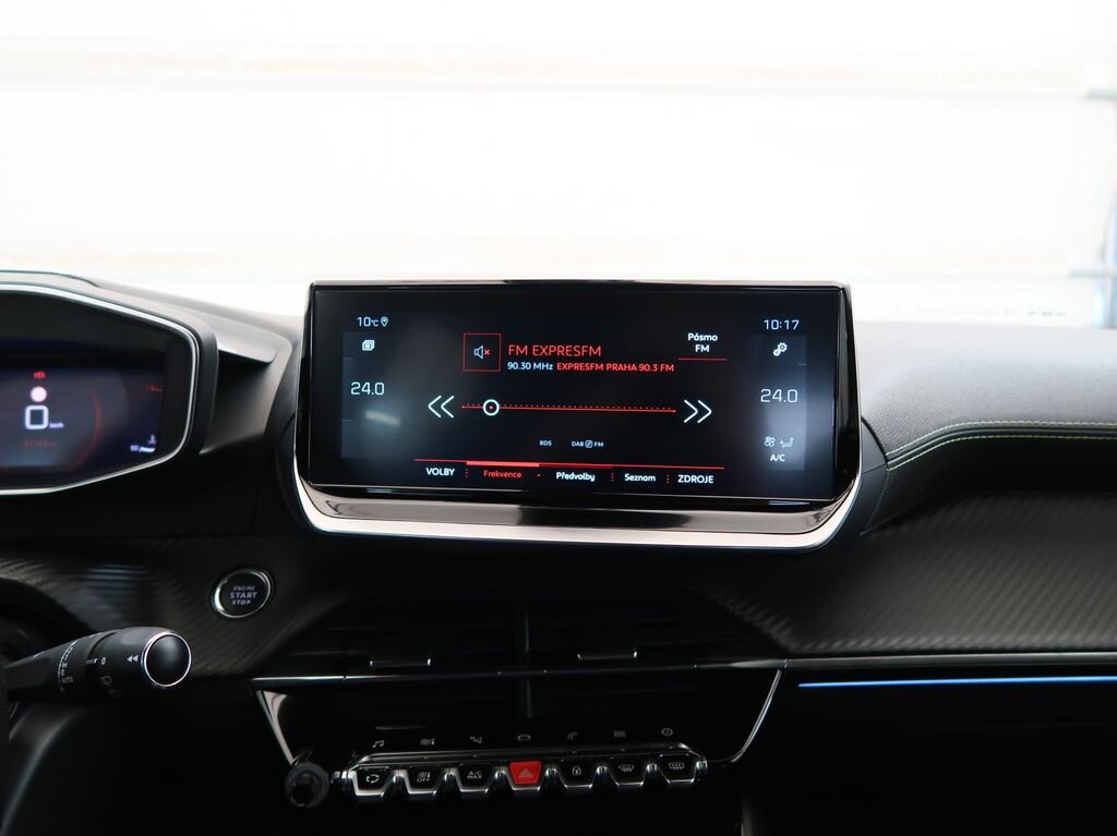 Peugeot 2008 SUV 1,2 l 96 kw