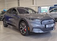 Ford Mustang Mach-E SUV 0,0 198 kw