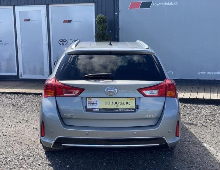 Toyota Auris 10
