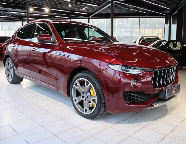 Maserati Levante SUV / Terénní 3,0 l 316 kw