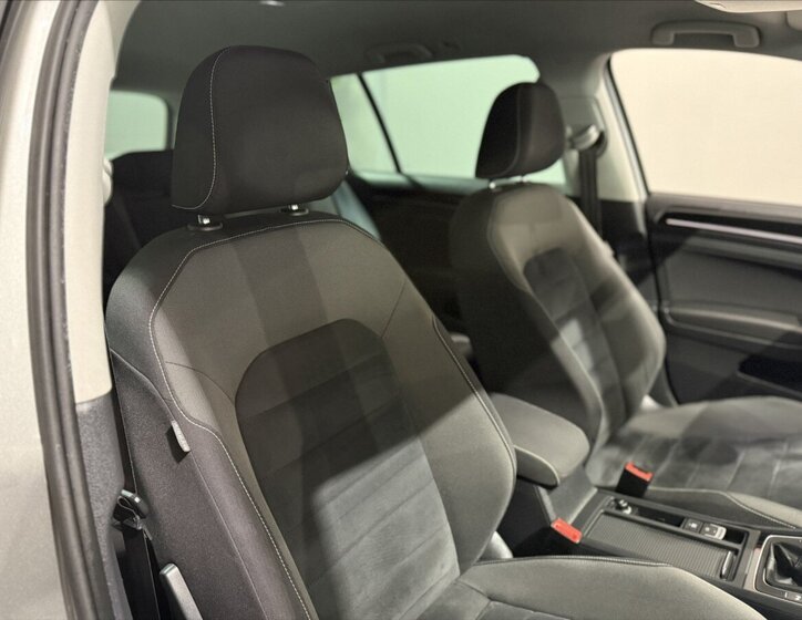 Volkswagen Golf Kombi 2,0 l 110 kw