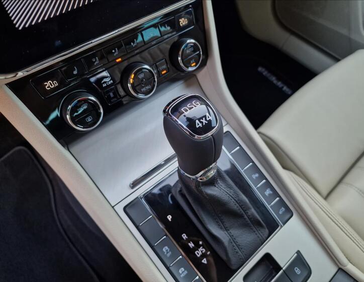 Škoda Superb 33