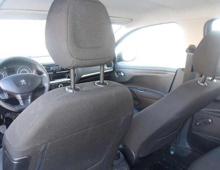 Peugeot 301 Sedan / Limuzína 1,2 l 53 kw