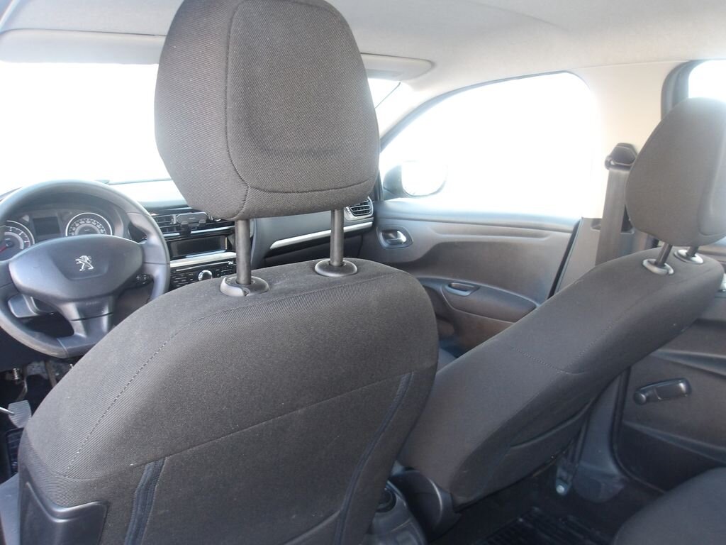 Peugeot 301 Sedan / Limuzína 1,2 l 53 kw