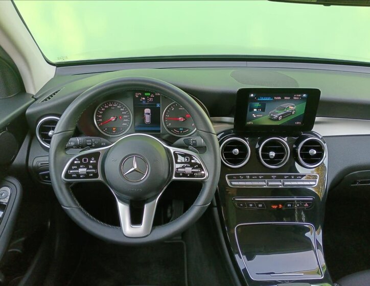 Mercedes-Benz GLC SUV 2,0 l 225 kw