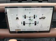 Land Rover Defender 26