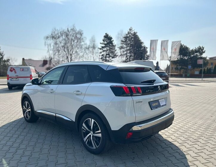 Peugeot 3008 SUV / Terénní 1,5 l 96 kw