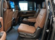 Chevrolet Suburban SUV 6,2 l 313 kw