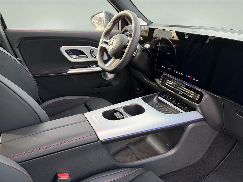 Mercedes-Benz GLB SUV / Terénní 0,0 260 kw