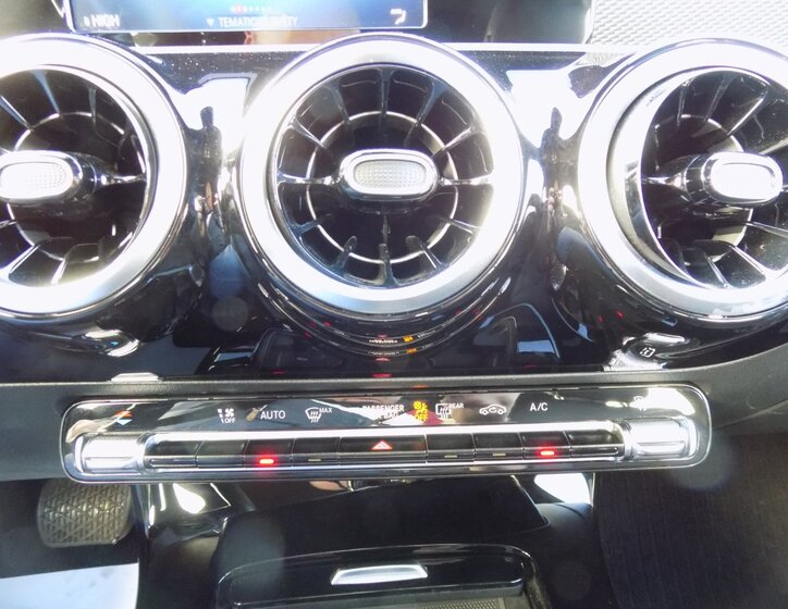 Mercedes-Benz CLA 40