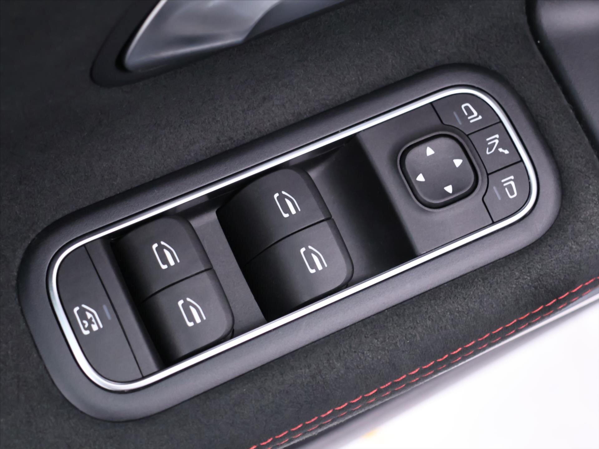 Mercedes-Benz Třídy A Sedan / Limuzína 1,3 l 118 kw