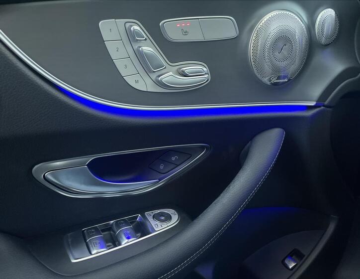 Mercedes-Benz Třídy E 12