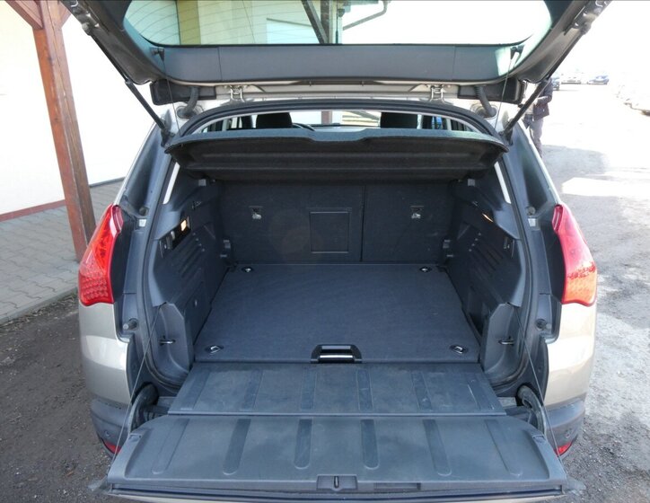 Peugeot 3008 SUV / Terénní 1,6 l 82 kw