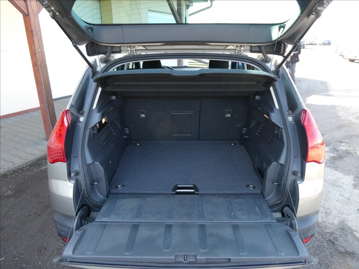 Peugeot 3008 SUV / Terénní 1,6 l 82 kw