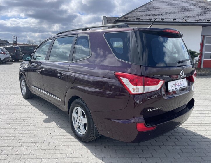 SsangYong Rodius SUV / Terénní 2,0 l 114 kw