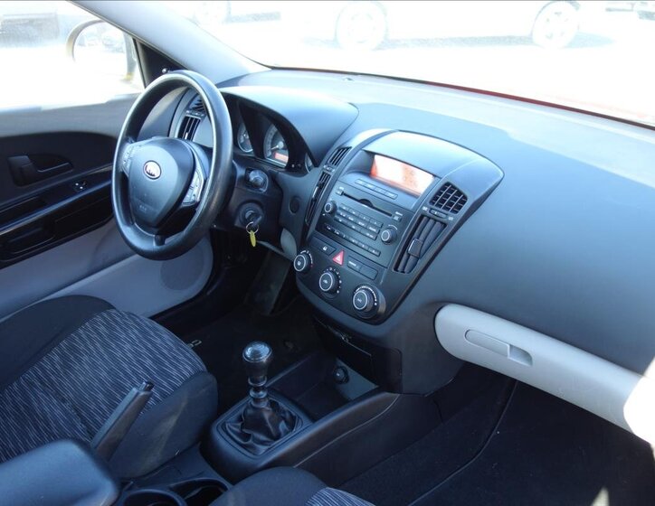 KIA Ceed 12