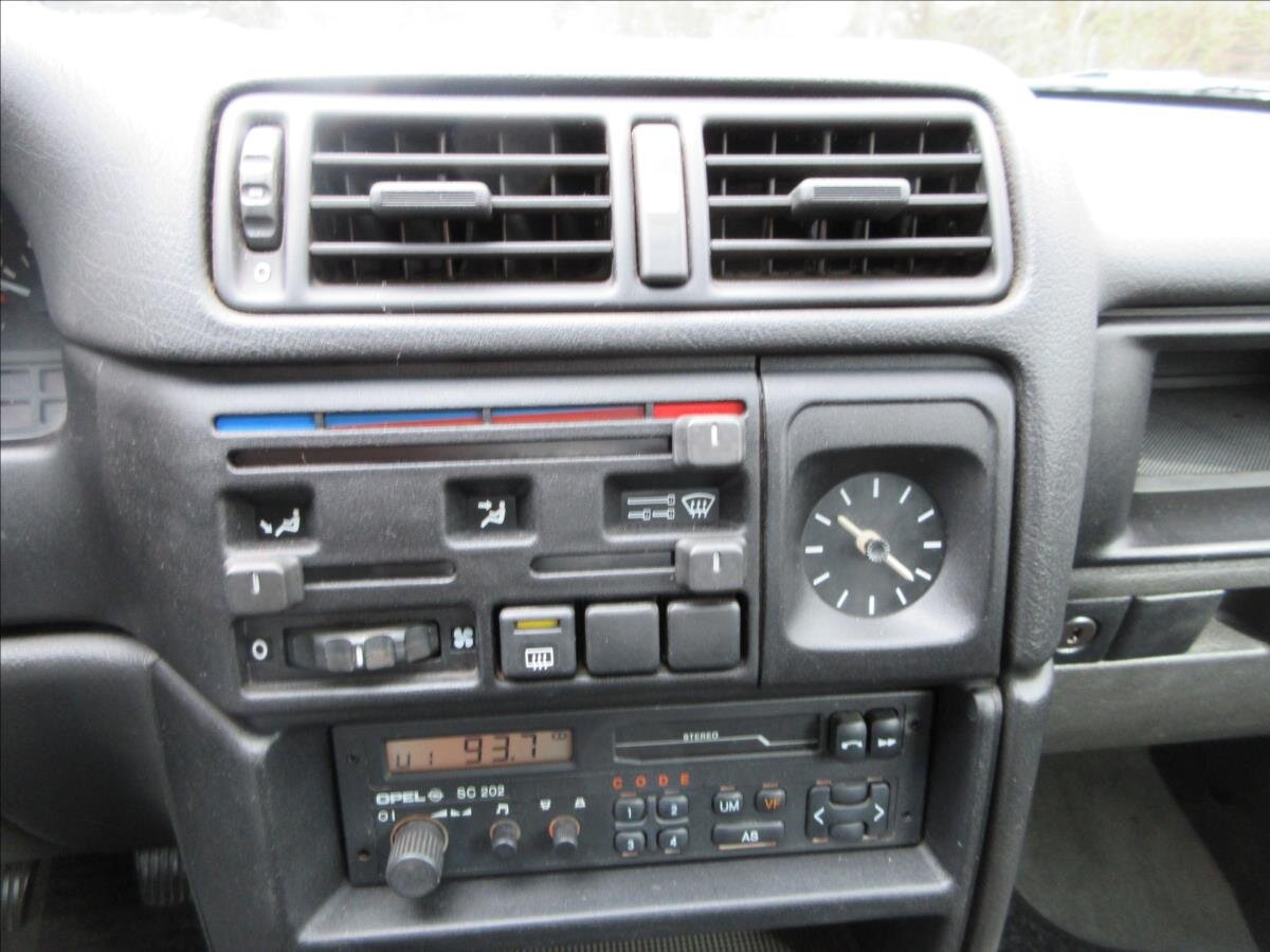 Opel Calibra Kupé 2,0 l 85 kw