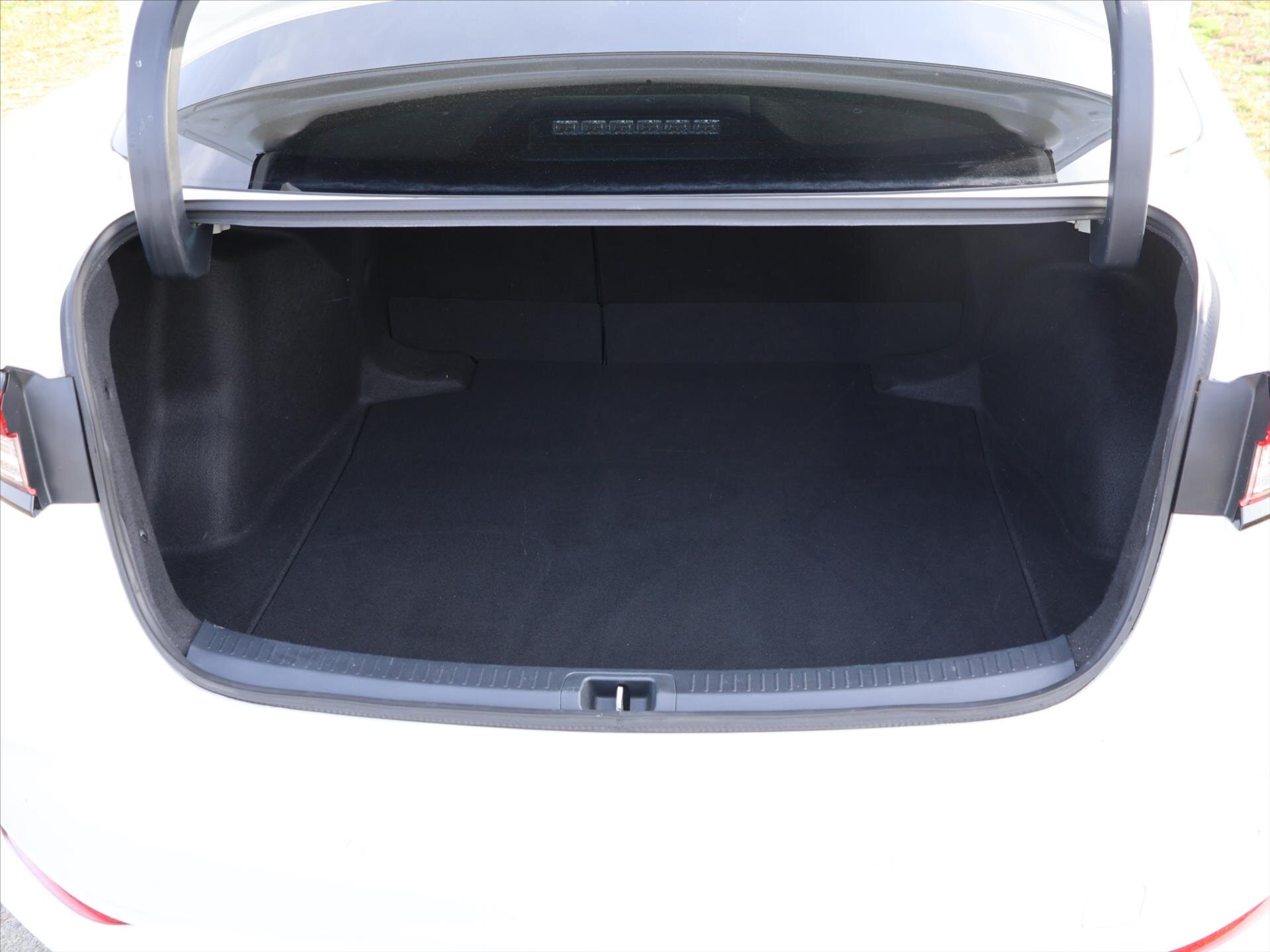 Toyota Corolla Sedan / Limuzína 1,8 l 72 kw