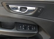 Volvo XC60 SUV / Terénní 2,0 l 140 kw