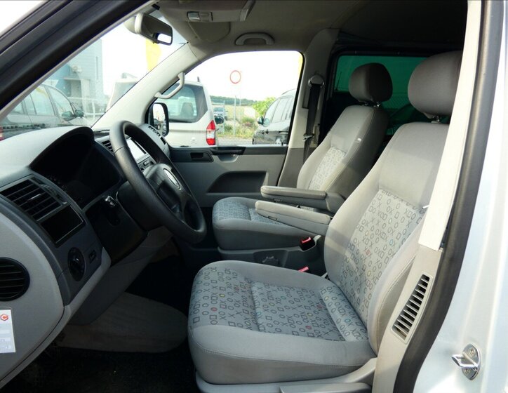 Volkswagen Transporter Kombi 2,5 l 96 kw