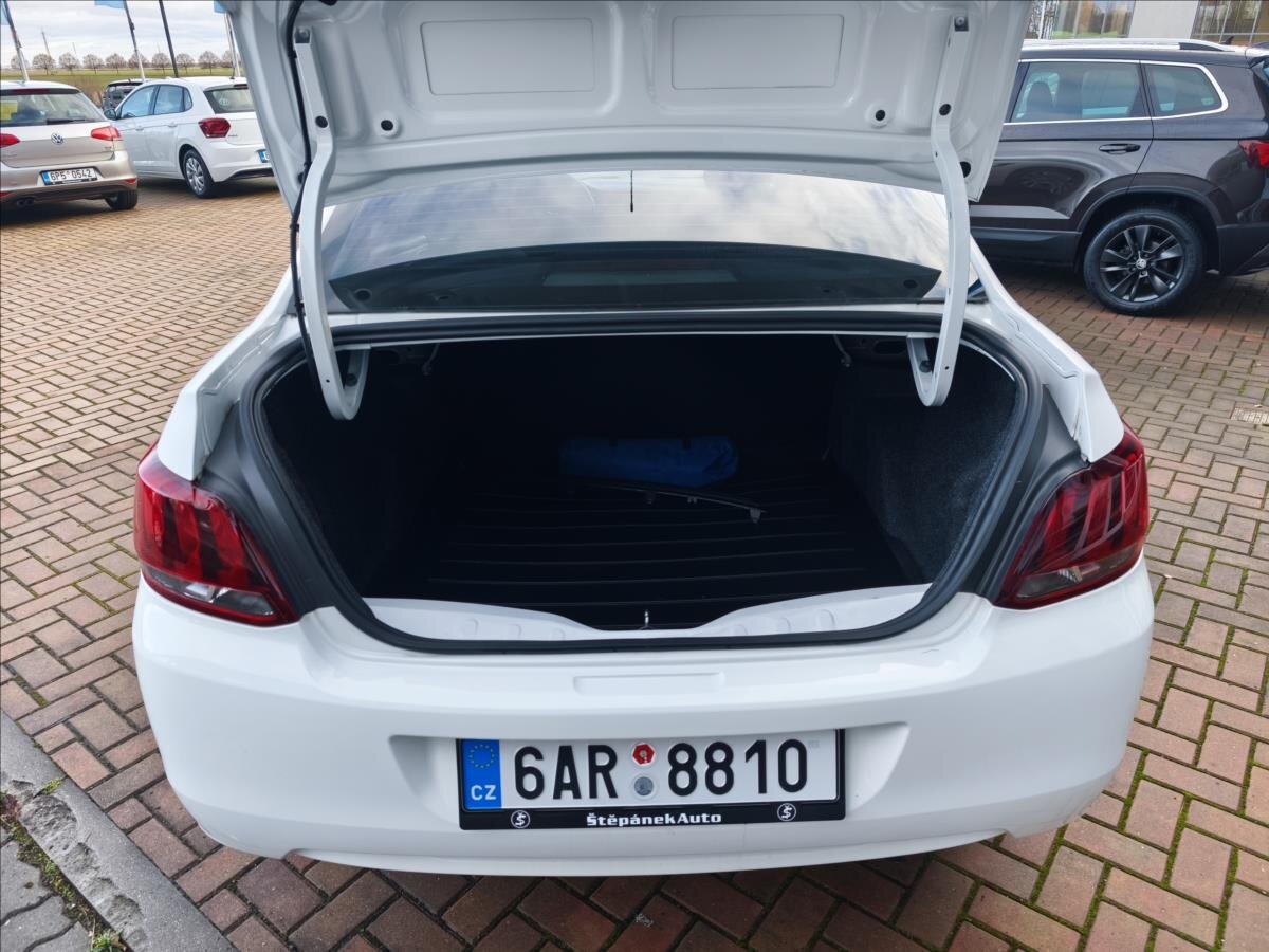 Peugeot 301 Sedan 1,2 l 60 kw