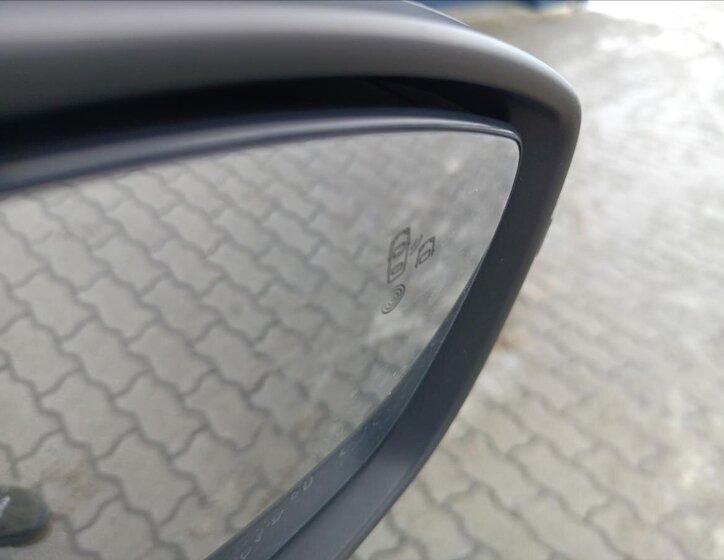 Peugeot 2008 SUV 1,2 l 96 kw