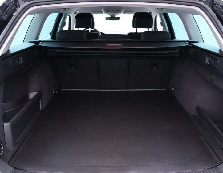 Volkswagen Passat Kombi 2,0 l 110 kw