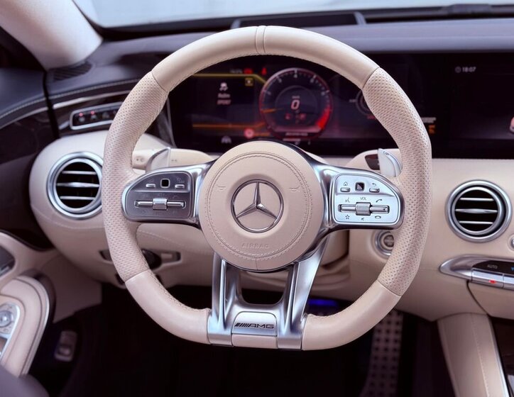 Mercedes-Benz Třídy S Kupé 4,0 l 450 kw