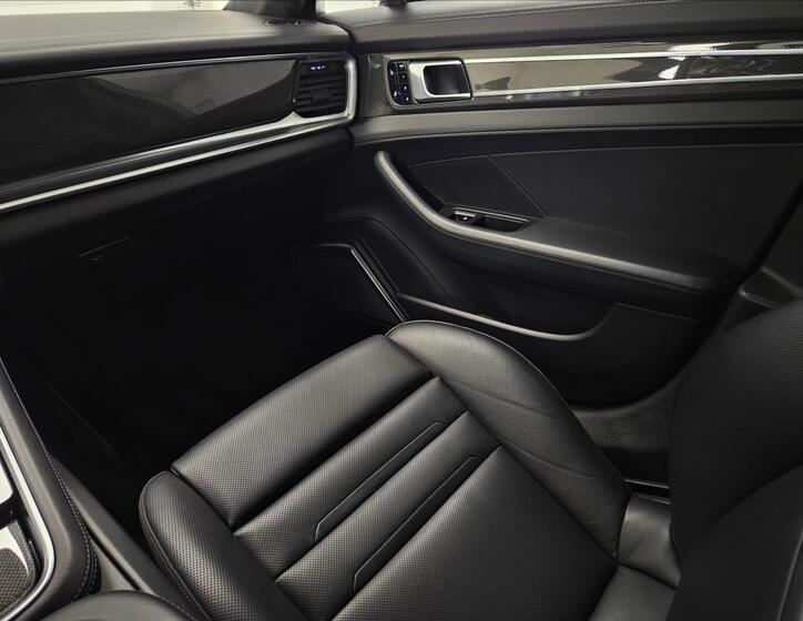 Porsche Panamera 42