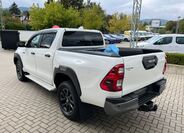 Toyota Hilux 4