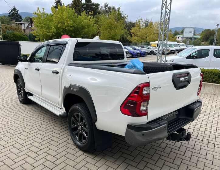 Toyota Hilux 4