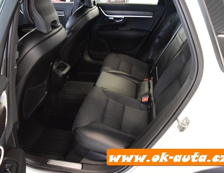 Volvo V90 Kombi 2,0 l 140 kw