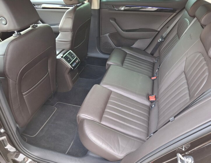 Škoda Superb Sedan / Limuzína 2,0 l 140 kw