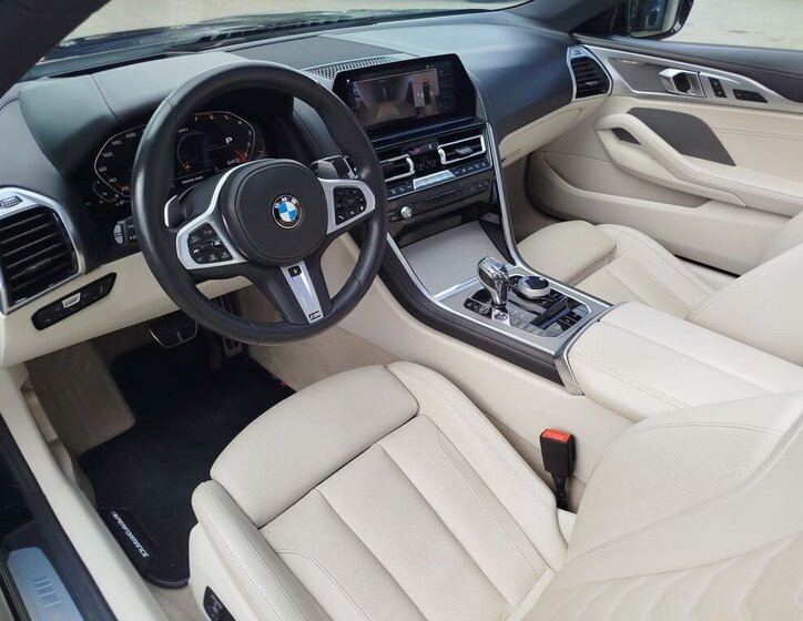 BMW Řada 8 Kabriolet 4,4 l 390 kw