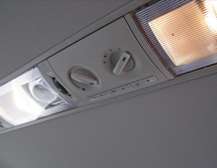 Volkswagen Caravelle 22