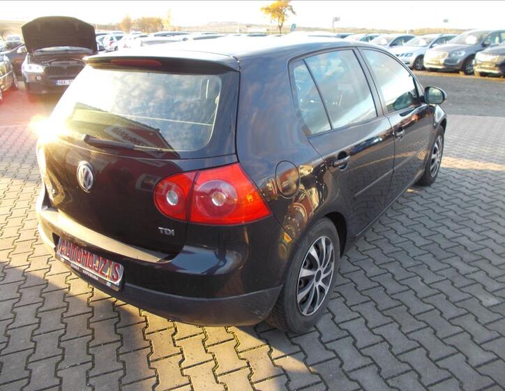 Volkswagen Golf 11