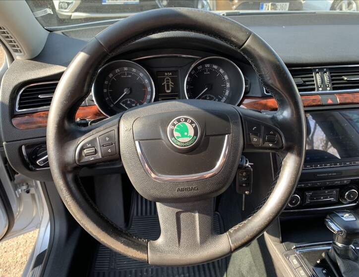 Škoda Superb 10