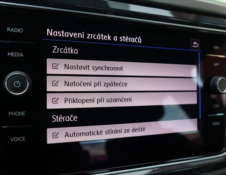 Volkswagen T-Roc CUV 1,5 l 110 kw