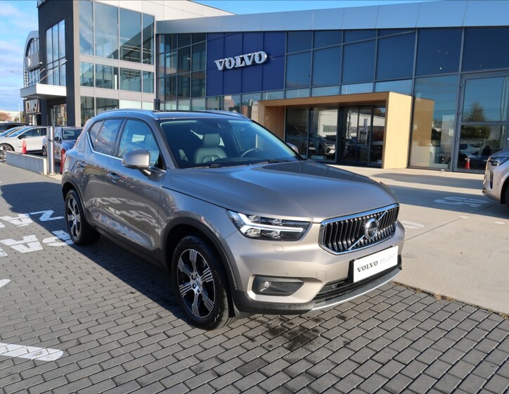 Volvo XC40 3